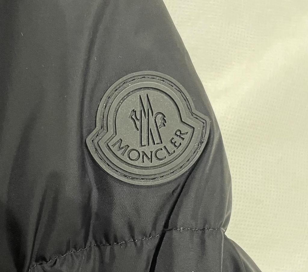 Použitá péřová bunda MONCLER MONTCLAD Nylon pánská