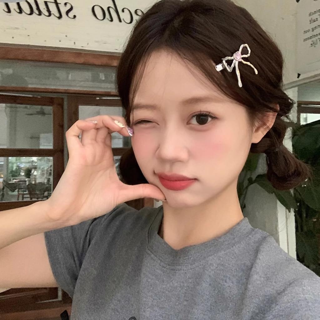 Cute Metal Bow Heart Crystal Hair Clip – Bangs & Flyaway Clamp for Twin Tails Hairstyle, Viral Influencer Style Hair Accessories
