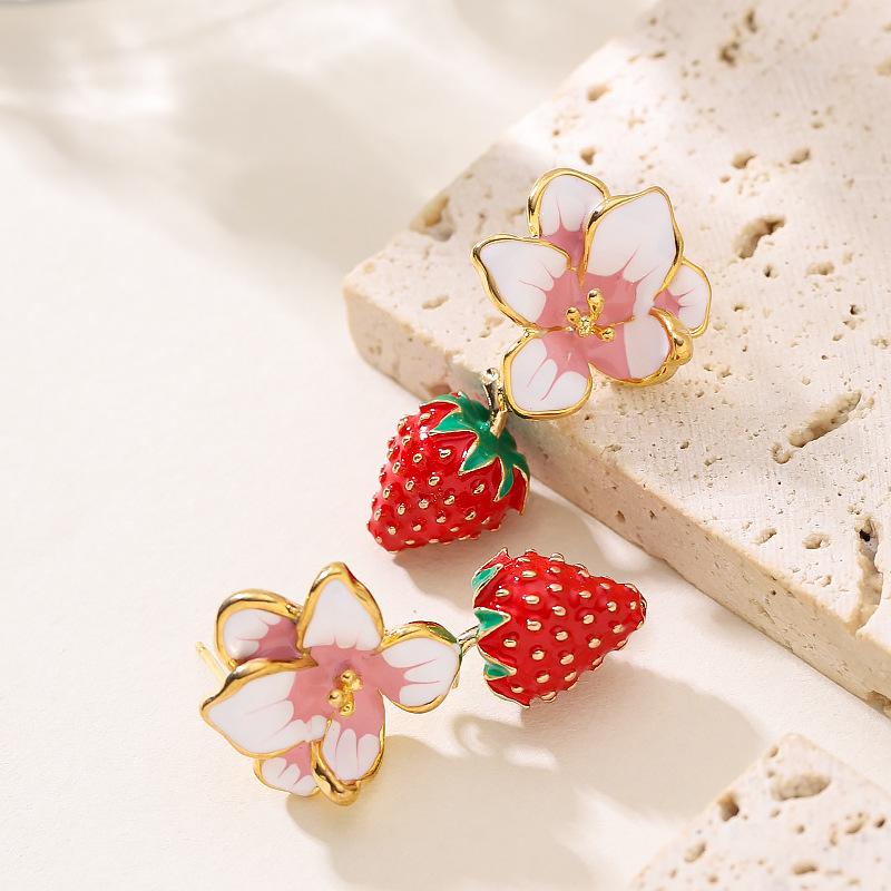 Korean Version of Fashionable Sweet Pastoral Enamel Drip Glaze Flower Strawberry Earrings Light Luxury Simple High-end Earrings