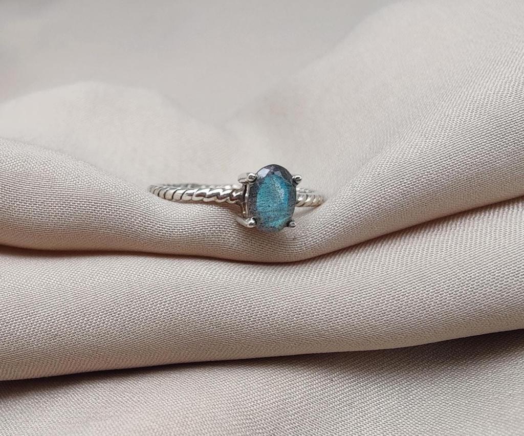 Labradorite 925 Sterling Silver Ring: Twisted Band, Faceted Gemstone