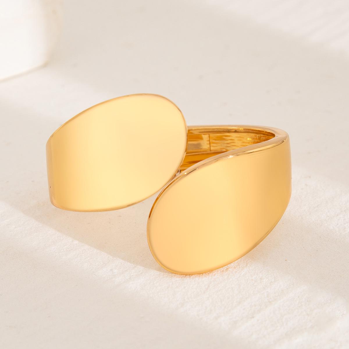 

Широкий геометрический овальный роскошный металлический браслет