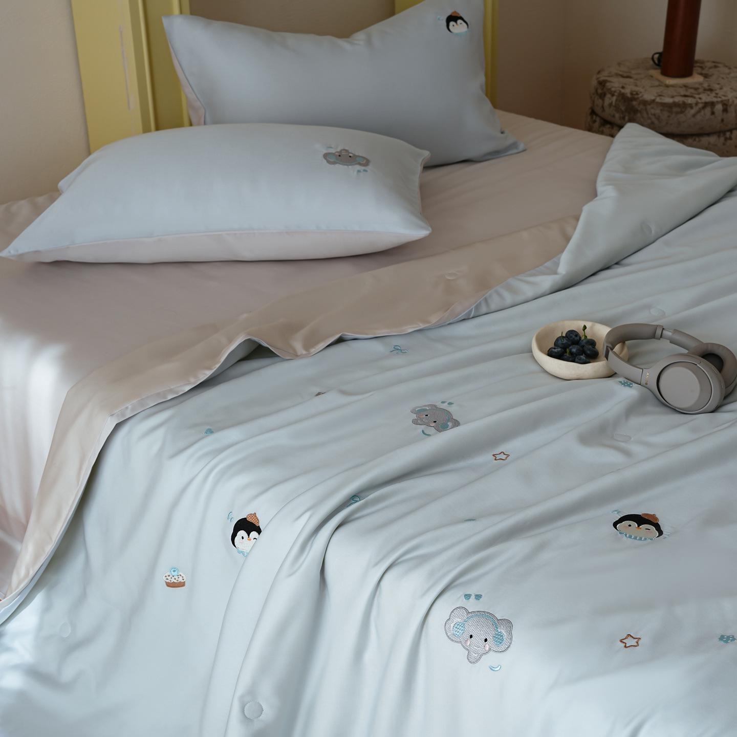 

Embroidered Cartoon Tencel Summer Quilt Set: Four-Piece, Cool Lyocell, Machine Washable Air Conditioning Quilt 150*200cm Single Quilt [Single]
