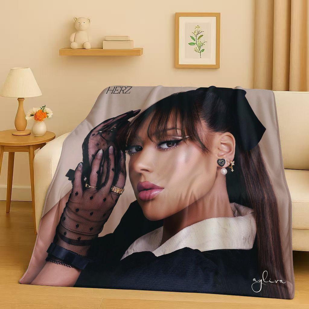 Fashion Pop Singer Ayliva Lieb Flannel Blanket,Ultra Soft Warm Plush Throw for Home Bedroom Bed Sofa Cover Kids Picnic Gift