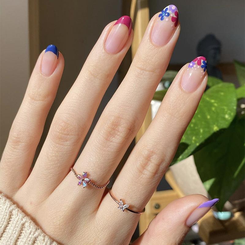 24Pcs French Green Short Almond Fake Nails With Wave Line Design Round Head Press On Nail Tips