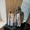 Fashion girly lace sweet wind bucket bag 2025 new large capacity underarm canvas bag plaid shoulder bag