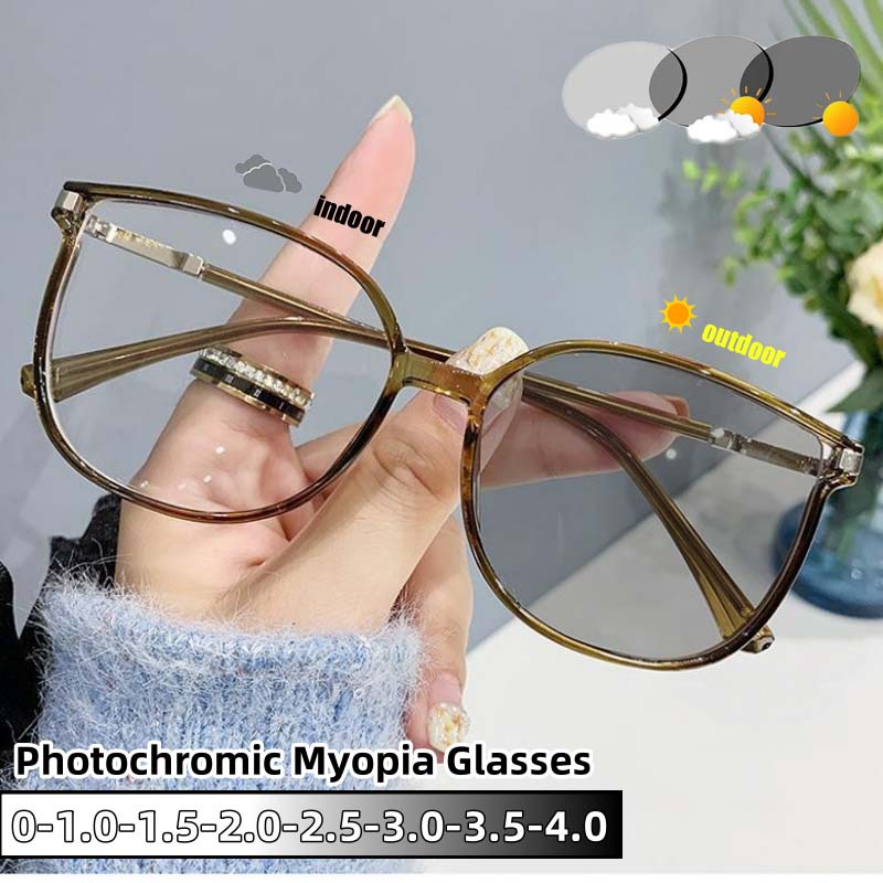 Ultra Light Large Frame Myopia Eyewear Photochromic Blue Light Blocking Female and Male Stylish Classic Near Sight Eyeglasses
