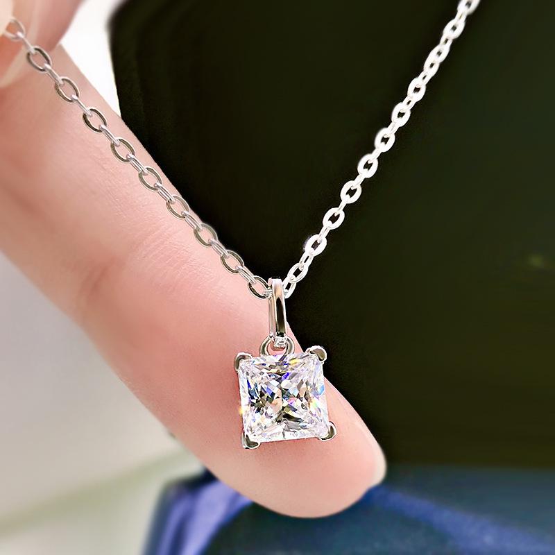 

Luoxi Temple 925 Silver Princess Cut Diamond Necklace with Square Pendant 925 Silver