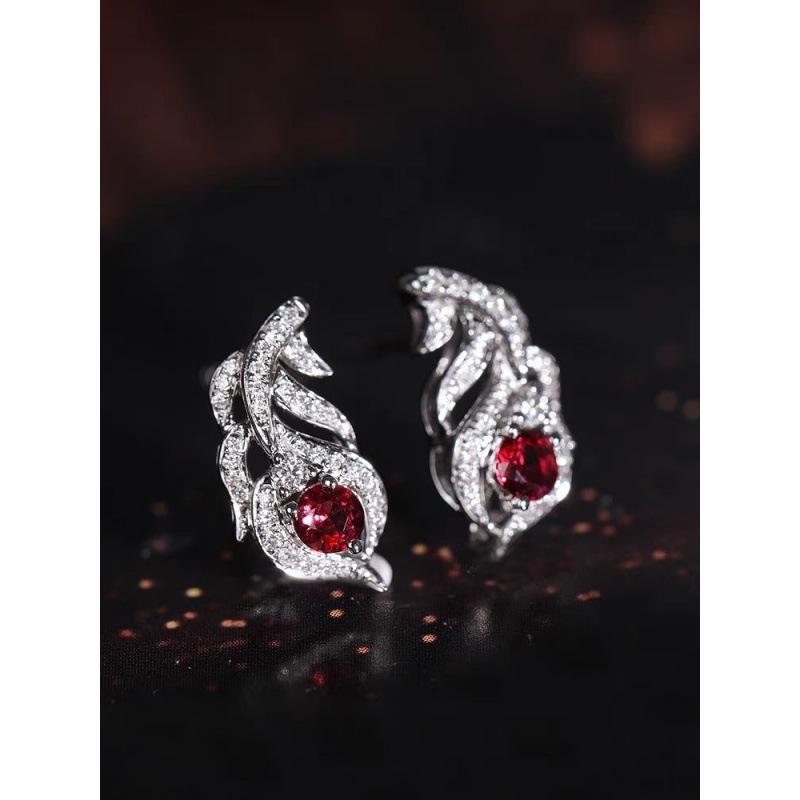 Korean Style Red Zirconia Leaf Necklace for Women - Elegant, Versatile Collarbone Jewelry.