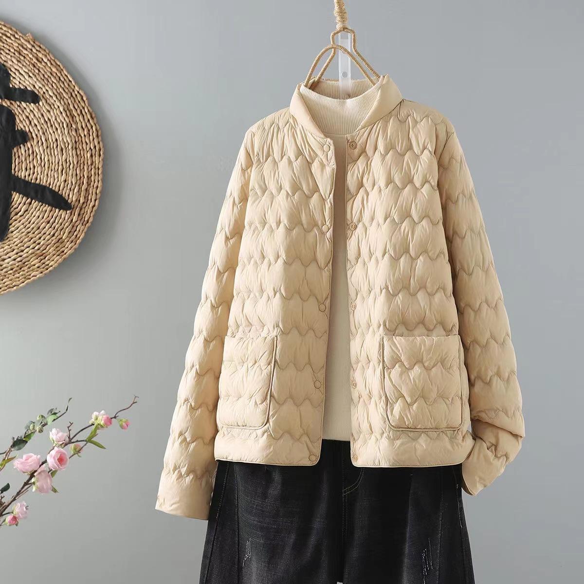 

Short women s cotton clothes are in stock, thin wavy striped small fragrant winter women s coats and cotton-padded clothes. 5XL (145-155 in)