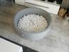 Dry pool 90x30cm light gray with 200 balls: blue, white, gray