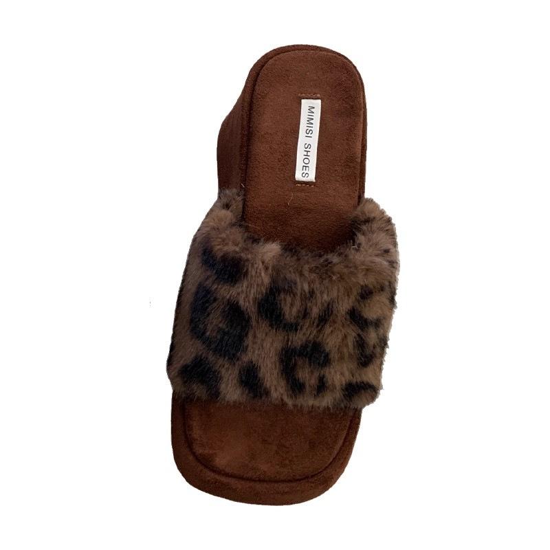 Small thick-soled heightened fluffy slippers Women wear Internet celebrities in autumn and winter High-heeled wedge-heeled leopard-print pl