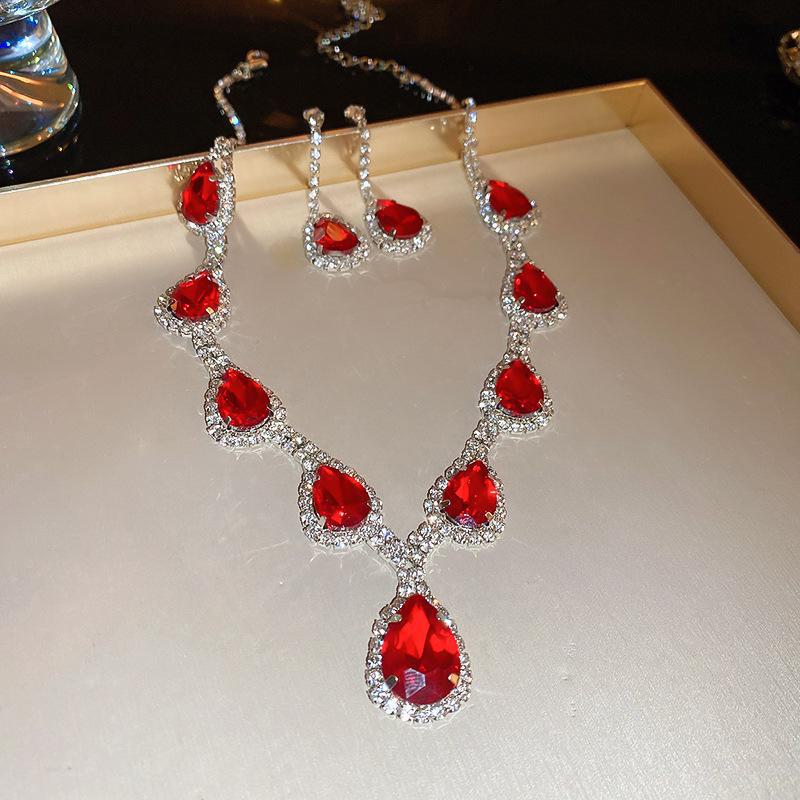 "High-End Luxury Drop Necklace and Earrings Set - European and American Niche Versatile Jewelry"