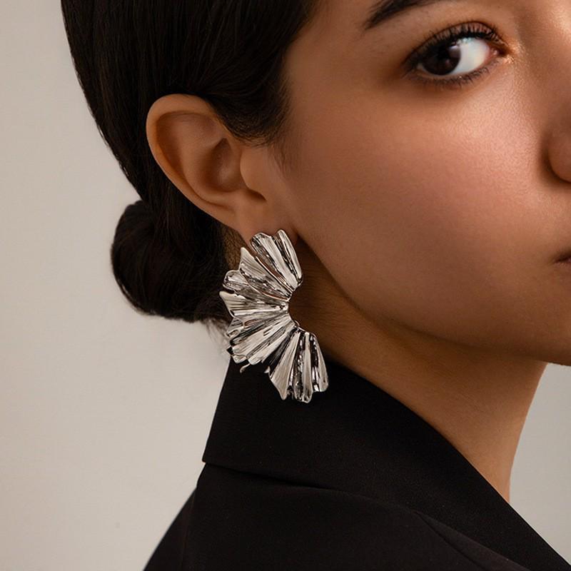 Exaggerated Vintage Multi-Layer Floral Ginkgo Leaf Earrings for Women