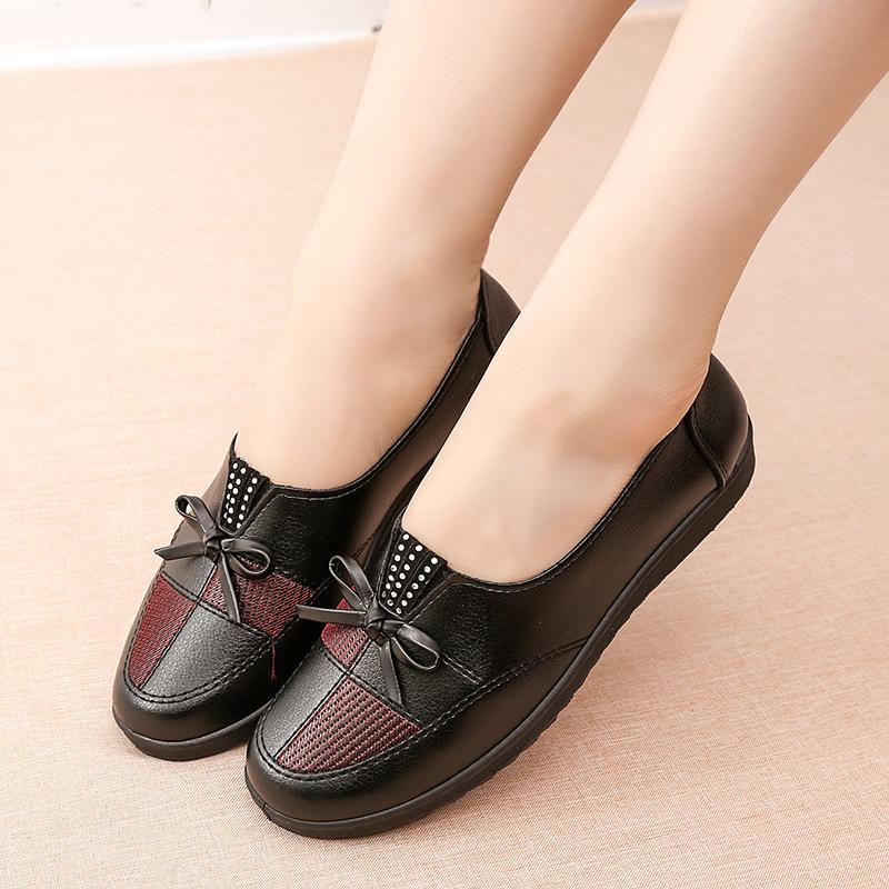 2025 Spring Slip-On Leather Flats for Middle-Aged Women