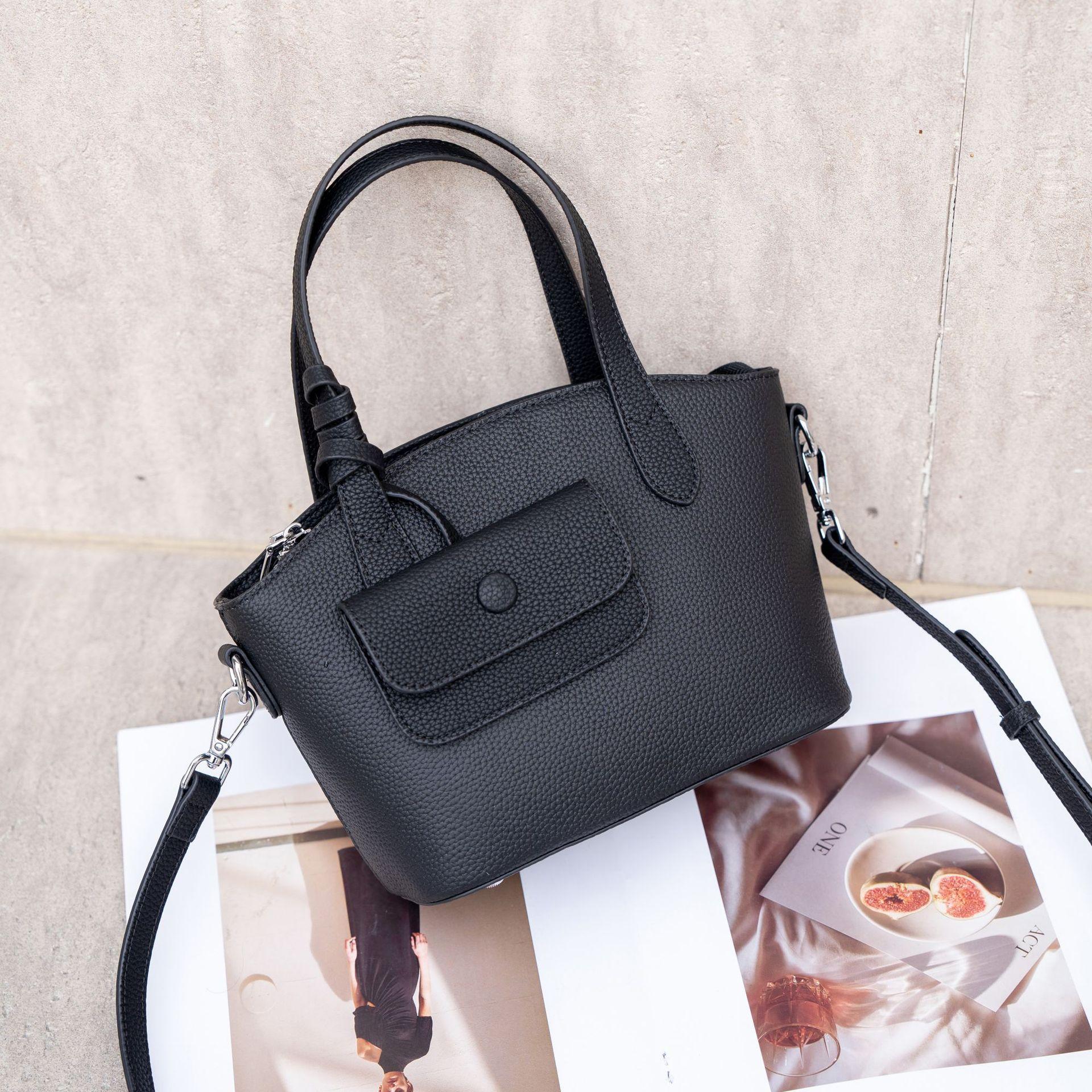 

Togo First-Layer Cowhide Women S Bag Single Shoulder Niche Fashion Generous Practical Shell Shopping Bag Solid Color Oblique Span Bag чорний