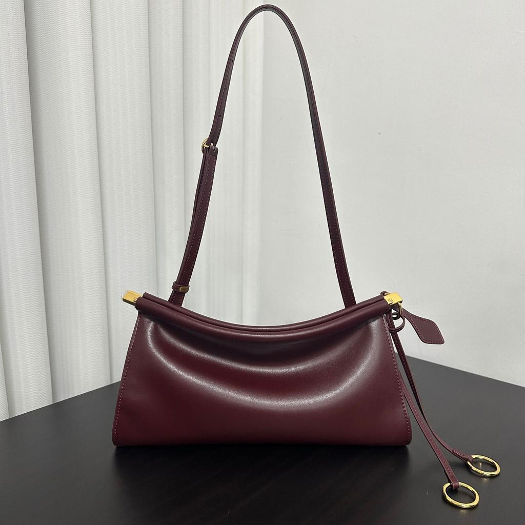 French niche design minimalist style cowhide shoulder armpit bag commuting simple fashion versatile women's fashion baguette bag
