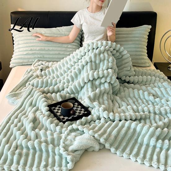 Skin Friendly Milk Velvet Throw Striped Fleece Blanket for Bed Ribbed Couch Thickened Warm Bed Soft Breathable Cozy Blankets Lightweight