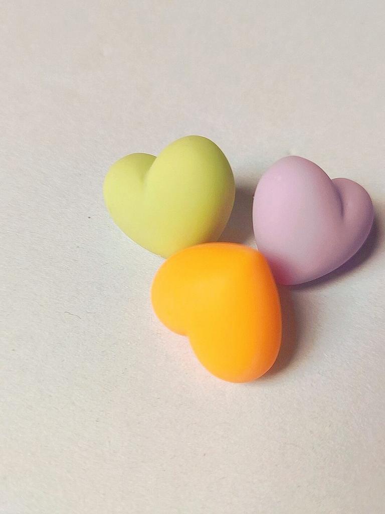 30pcs Resin Heart Push Pins Aesthetic Pastel Macaron Thumbtacks for Cork Board Photo Display Office & Home Decor