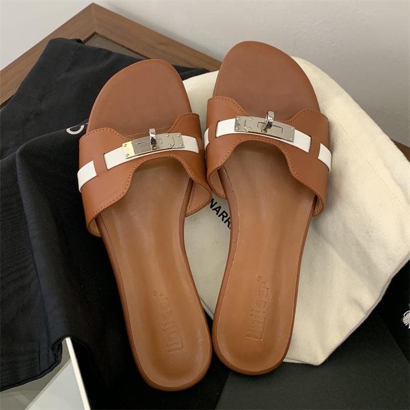 Mi Ting French Metal Buckle One-Word Slippers Summer Wear Open-Toed Flat-Bottomed Slippers Loose Versatile Niche Sandals 35 коричневый