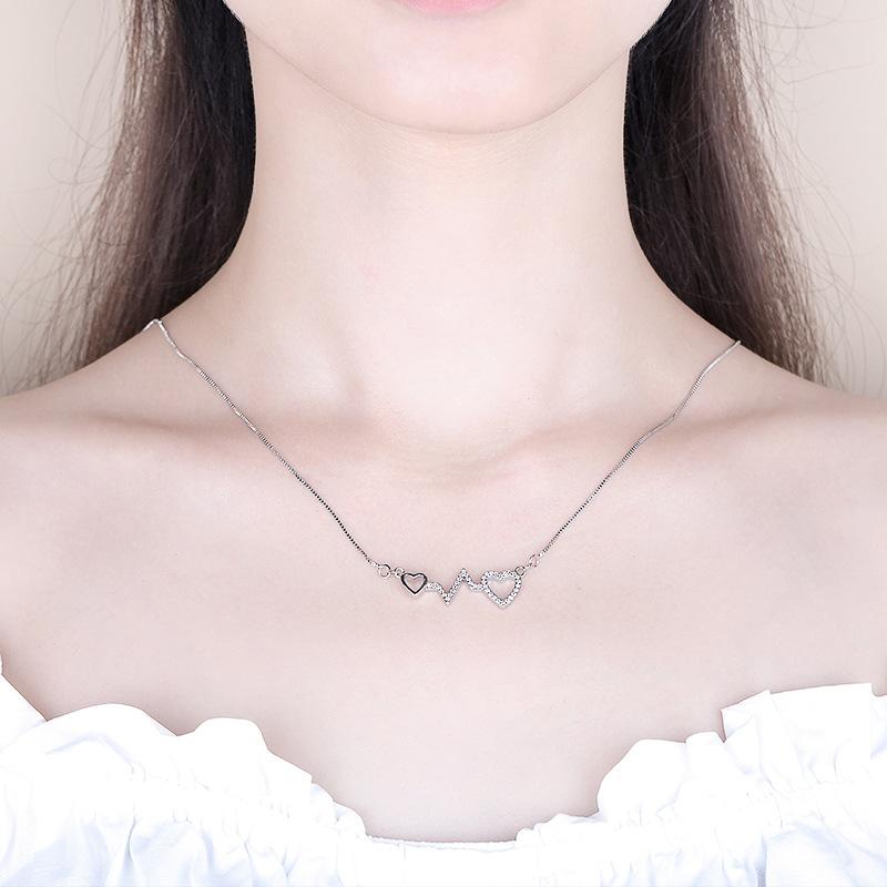 BELLA BOX A fashionable, simple and diamond-encrusted design gift zircon heart-shaped pendant