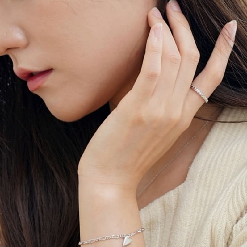 BELLOOGGI Bold Heart Bracelet