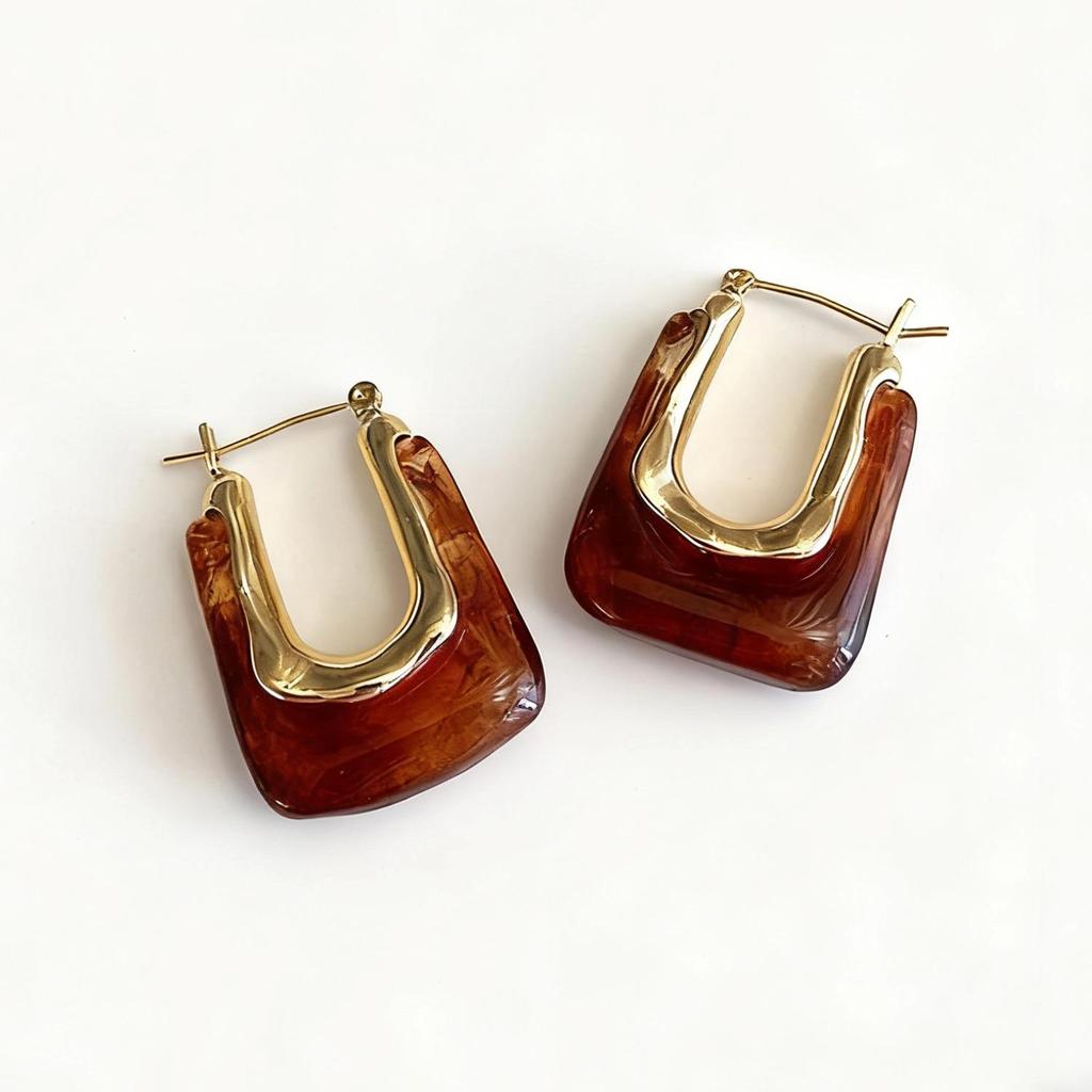 Miki French Retro Geometric Metal Stud Earrings: Versatile Cold Style Fashion Accessories