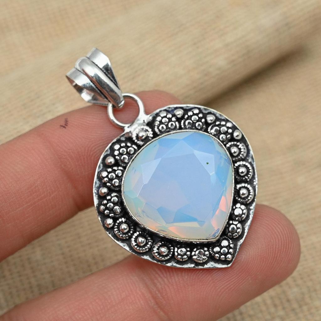 Mleczny Opal Kamień Szlachetny Ręcznie robiona Biżuteria ze Srebra Próby 925 Niesamowity Wisiorek
