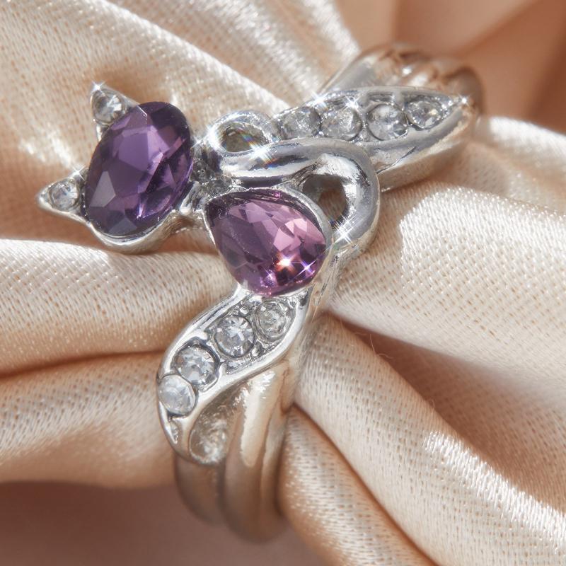 Luxurious and Fashionable Purple Color Zircon Inlaid Women's Ring, Suitable As A Jewelry Gift for Girlfriends on Valentine's Day