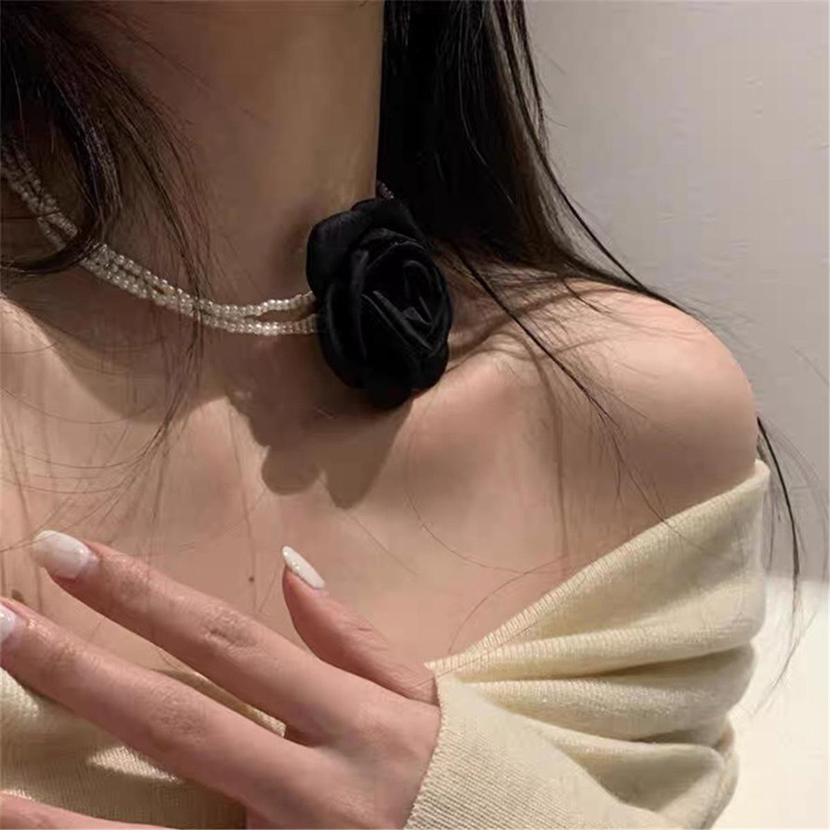 

Tooxika Rose Flower Multi-Layered Pearl Necklace Pure Desire Style Spice Girl Choker Lock Bone Chain Necklace чёрный