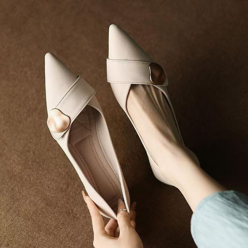 

French retro metal buckle pointed single shoes 2025 spring new Korean version shallow mouth comfortable soft sole flat bottom ladyshoes women 40