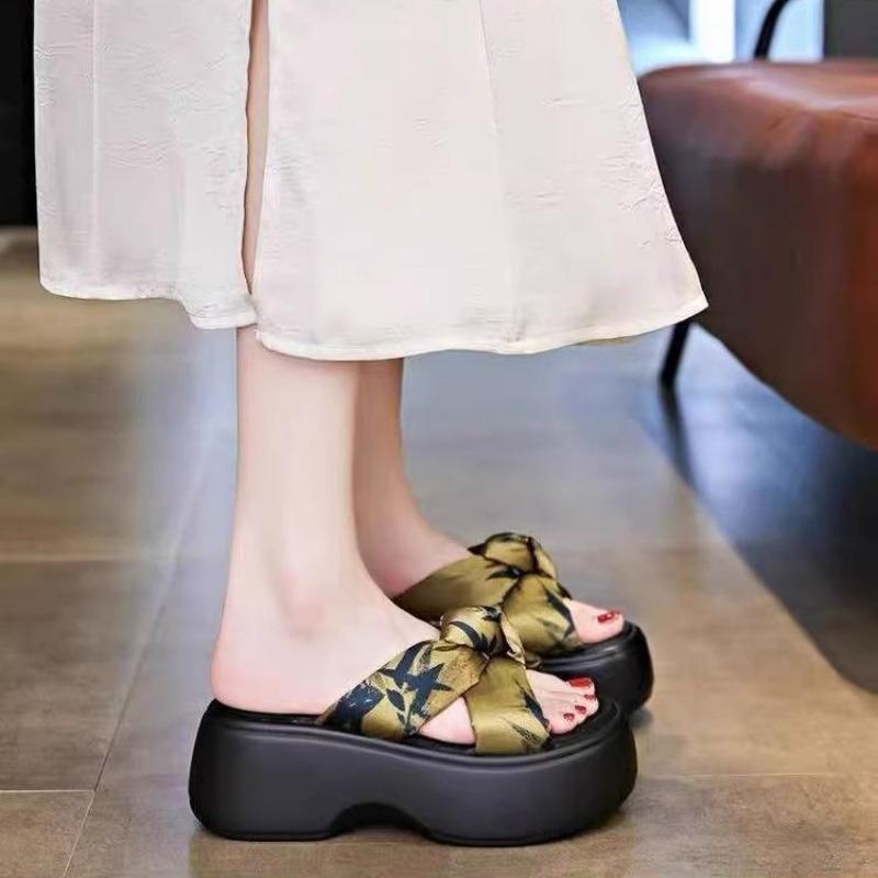 Summer small size thick-soled slippers women's muffin bottom heightened one-word drag new light soft-soled casual cool slippers