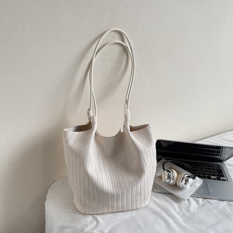 Retro Bag Women's Large Capacity 2025 New Autumn and Winter Leisure Shoulder Shopping Bag Texture Commuter Tote Bag