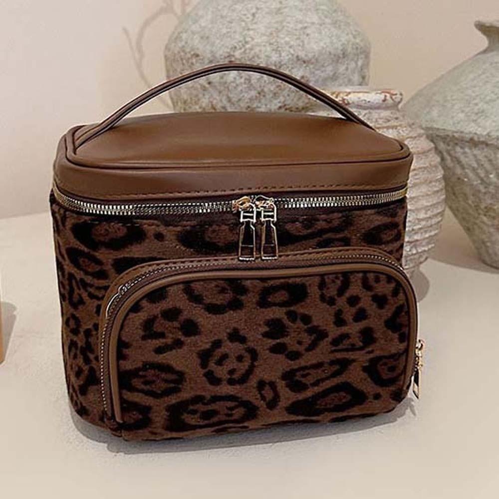 Leather Make Up Pouch Bag Large Capacity Pouch for Make Up Kit Leopard Print Cosmetic Bag Girls