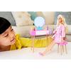 Mattel Barbie Uroczy Różowy Pokój (Jak widać w filmie „Barbie”) - Zestaw do przebierania lalek (Wiek 3 i więcej) HPT55