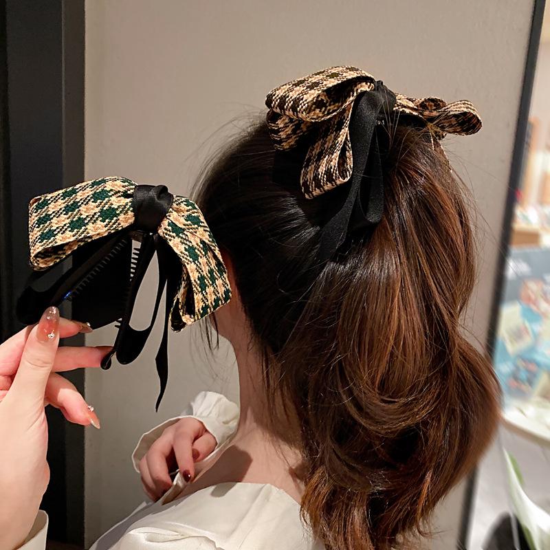 

Black Plaid Bow Banana Clip for High Ponytails - Elegant Autumn/Winter Hair Accessory