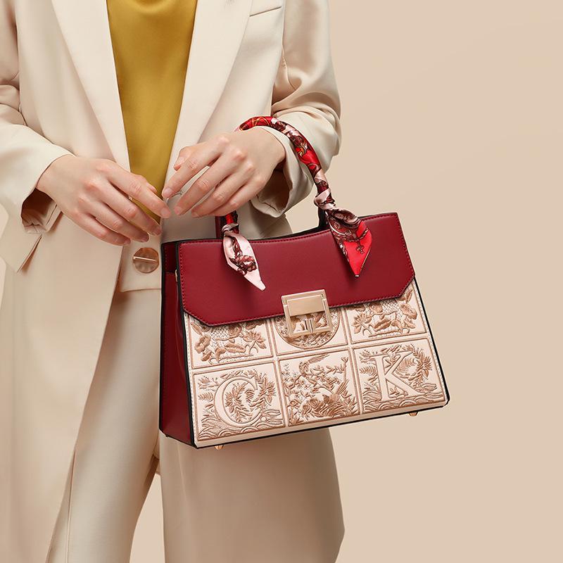 2025 New Women's Bag Versatile Crossbody Handbag Genuine Leather Mom Bag High-end Wedding Bag Box Bag