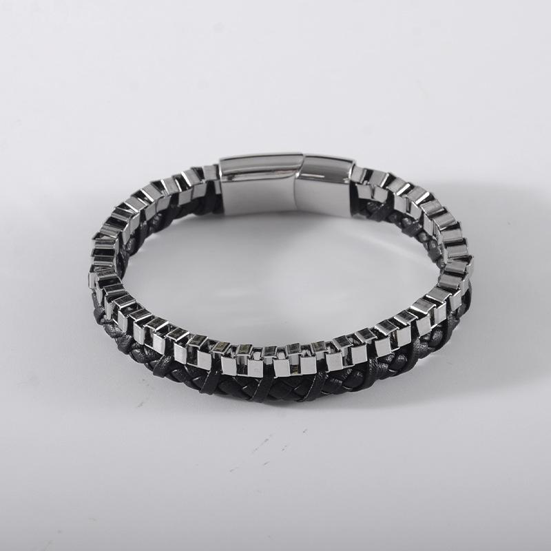 

Fashion Trendy Leather Bracelet for Men, High-End Temperament Bracelet with Titanium Steel Magnetic Clasp, Hand-Woven Vintage Bracelet 9in