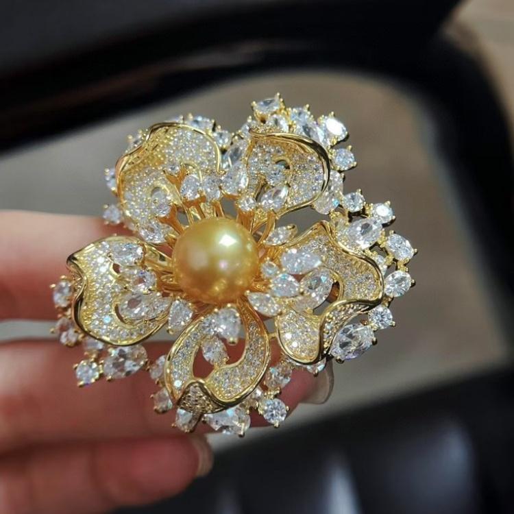 SGARIT Luxury Pearl Jewelry 10-11mm S925 Gold Round Natural Freshwater Pearl Flower Pin with Diamonds Jewellery for Formal Party
