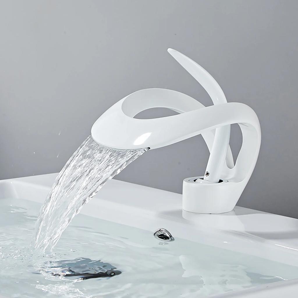 Altın/Beyaz Banyo Havza Musluğu Siyah Banyo Musluğu Pirinç Yaratıcı Gri Lavabo Bataryası Musluğu Sıcak ve Soğuk Şelale Havza Musluğu