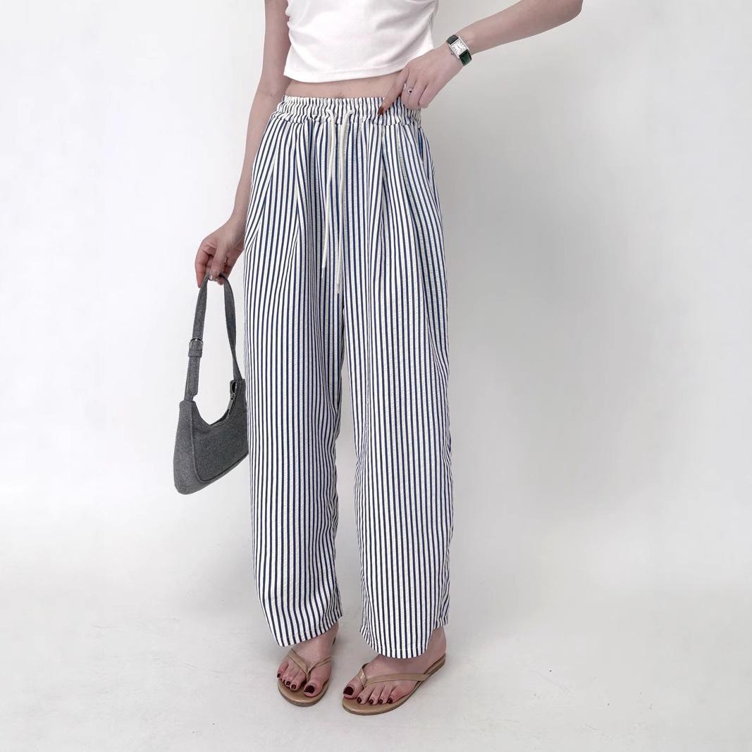 

The New High-waisted, Casual and Loose Walking Pants with Vertical Black and White Stripes for Women Make Them Look Slimmer and Have Wide Legs M червоний