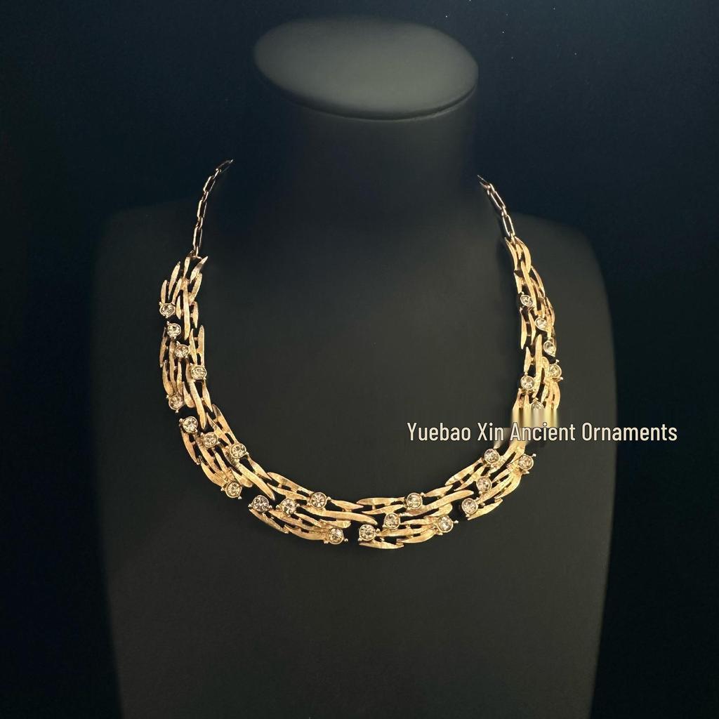 Vintage Plain Gold Diamond-Inlaid Stud Earrings & Necklace Set in 925 Silver for Women