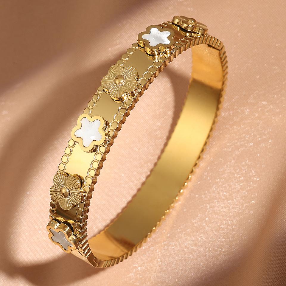ZAKOL 2 Pcs Women's Stackable Gold Bracelets Bangle Zircon Set 14K Gold Plated Floral Non Tarnish Cubic Zirconia Bangle Gift