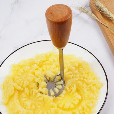 Kartoffelstampfer aus Edelstahl, Holz, langer Griff, Lebensmittelqualität, multifunktionales manuelles Werkzeug zum Zerdrücken von Karotten, Gemüse und Lebensmitteln