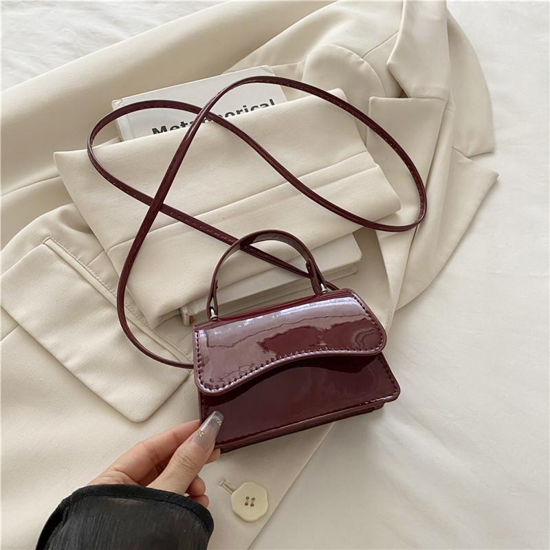 New Vintage Faux Leather Shoulder Bag for Women Solid Color Minimalist Niche Design Commute Handbag