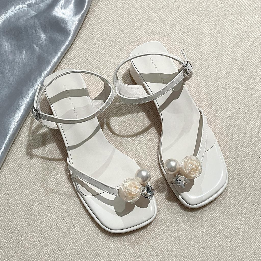 Popular White Retro Thick Heel Cover Toe Sandals Women's 2025 New Summer Wear with Skirt Non-slip French Sandals