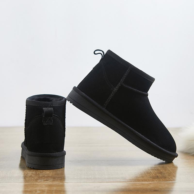 

Женские зимние сапоги 2025 новая звезда те же короткие голенища на толстой подошве утолщенные теплые туфли-хлебушки Северо-восточные большие хлопковые туфли 39