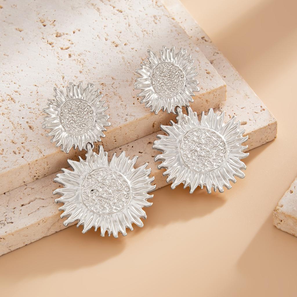 Vintage Sunflower Alloy Earrings Drop for Women Exaggerate Daily Party Banquet Earrings Y2K Jewelry Accessories 2025 New