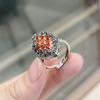 Elegante Anello Retro in Argento Thailandese con Granato Nero e Zirconi