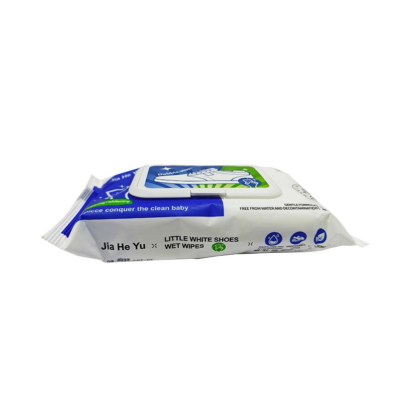Cleaning wipes for emergency stain removal, portable bag of 50 pieces