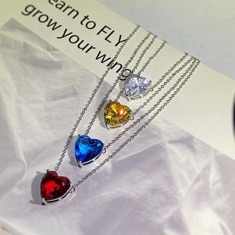 Modny naszyjnik królowej dla kobiet, retro wisiorek w kształcie korony, wisiorek w kształcie brzoskwiniowego serca, wysokiej klasy łańcuszek na obojczyk, naszyjnik miłości